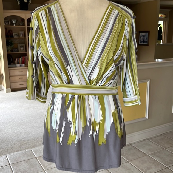 BCBGMAXAZRIA Shirt Size Medium M - Picture 1 of 9